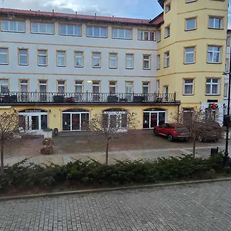 Eastside Apartments-apartament Rodzinny Przy Deptaku Zdrojowa 12 * Świeradów-Zdrój