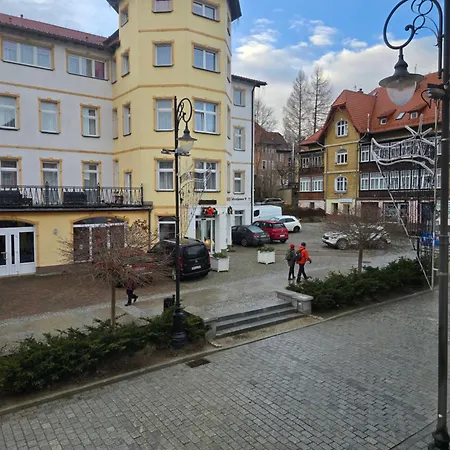 Apartmán Eastside Apartments-apartament Rodzinny Przy Deptaku Zdrojowa 12 *
