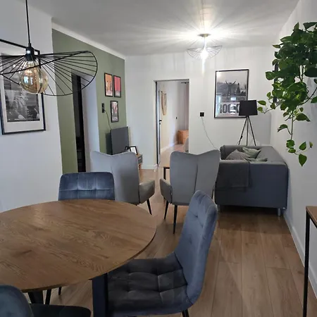 Eastside Apartments-apartament Rodzinny Przy Deptaku Zdrojowa 12