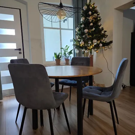 Eastside Apartments-apartament Rodzinny Przy Deptaku Zdrojowa 12 * Świeradów-Zdrój